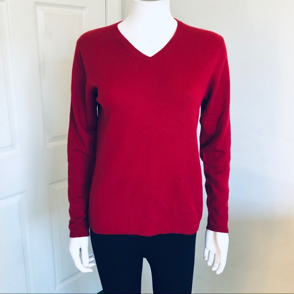 100% CASHMERE red v neck sweater Size Small